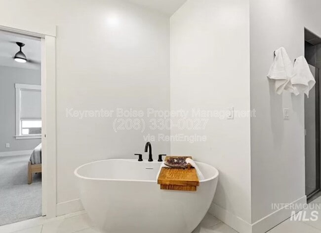 Building Photo - 8462 W Suttle Lake Dr