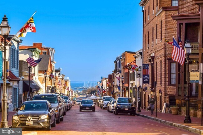 Building Photo - 5 Park Pl