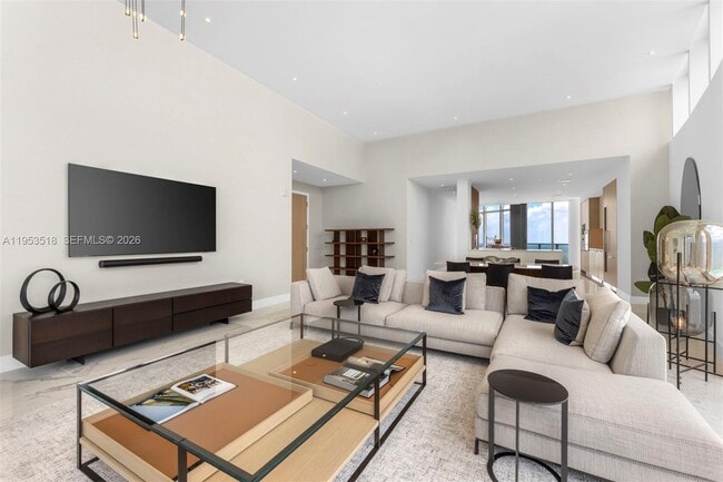 Building Photo - 15701 Collins Ave