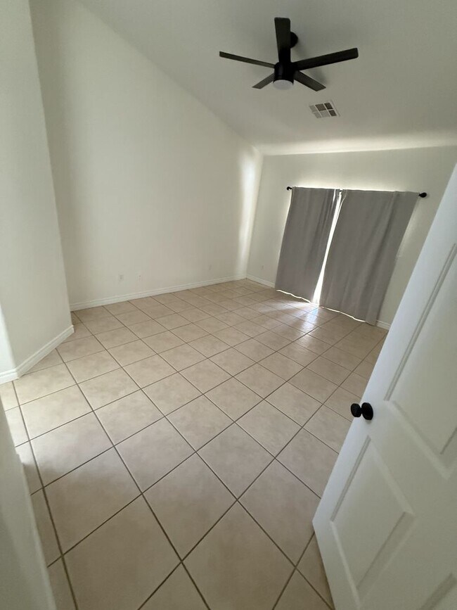Building Photo - 8960 Tumbling Pebble Way