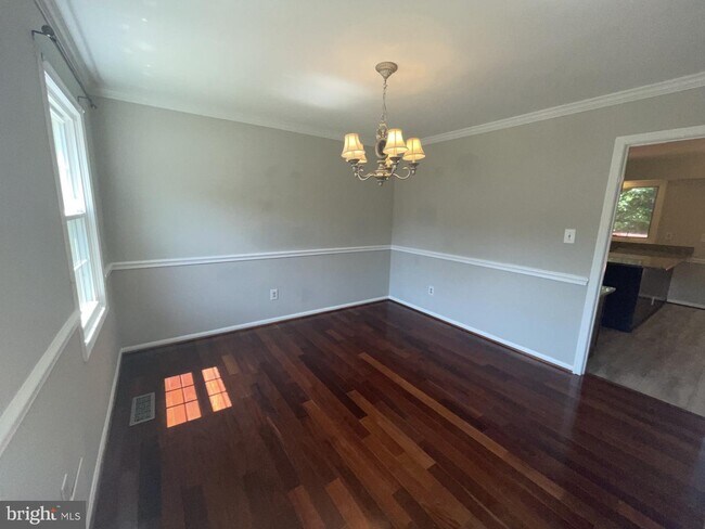 Building Photo - 6463 Honey Tree Ct