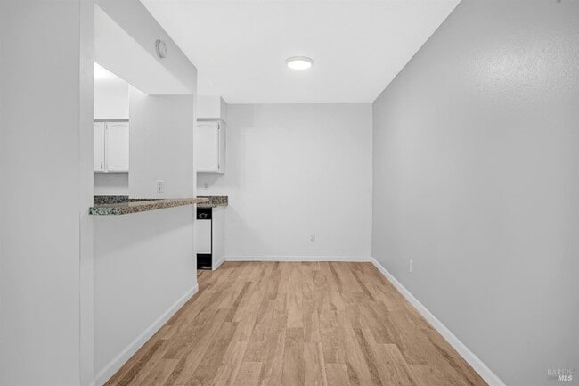 Building Photo - 165 Oddstad Dr