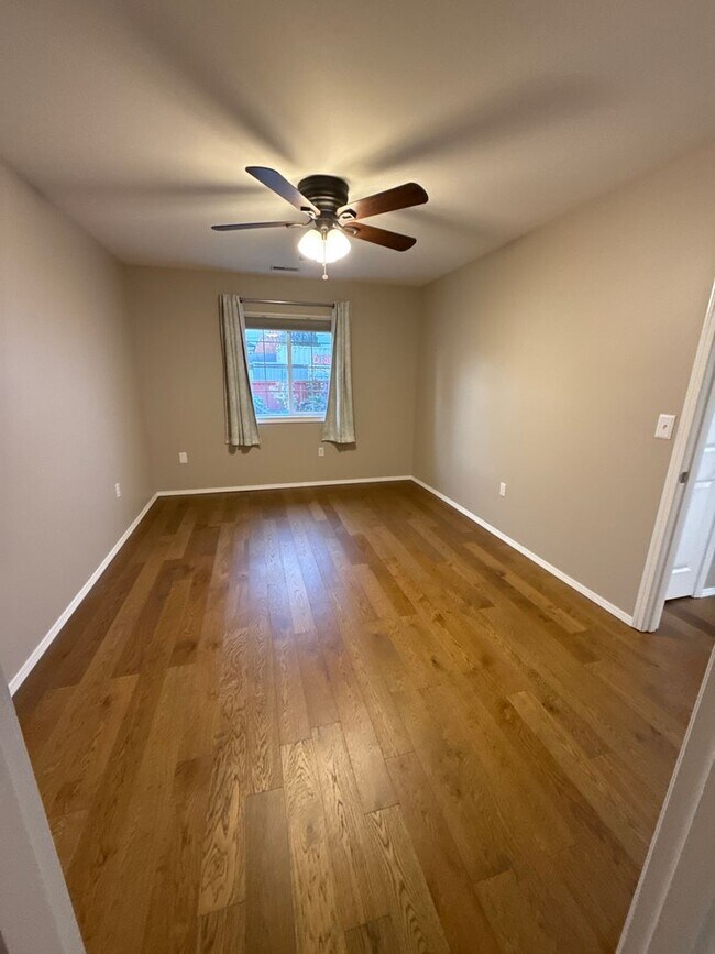 Building Photo - Great 55+ Condo