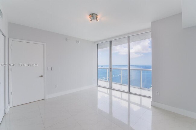 Building Photo - 495 Brickell Ave