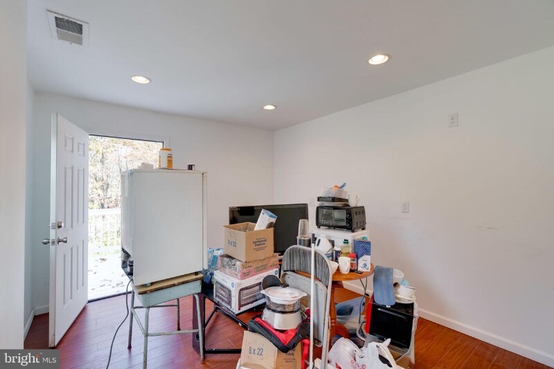 Building Photo - 2512 Linwood Ln