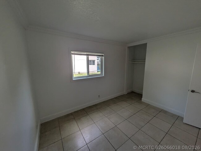 Building Photo - 817 Lighthouse Dr
