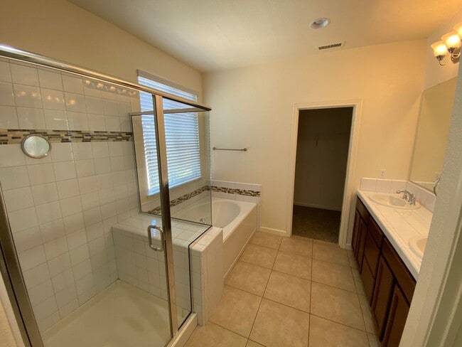 Building Photo - SE Reno - Damonte Ranch - 4 Beds 3 Baths