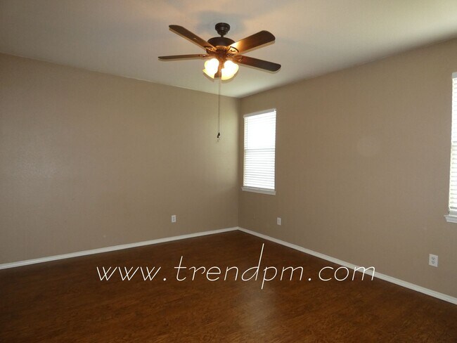 Building Photo - 9020 Belvedere Dr