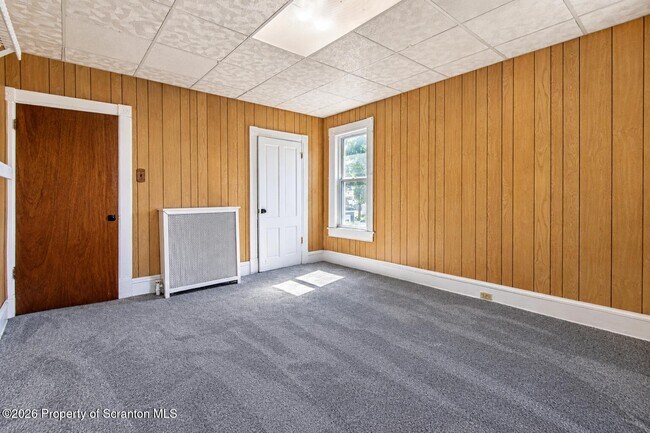 Building Photo - 1638 Sanderson Ave