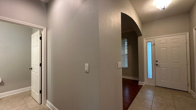 Building Photo - 418 Brentwood Club Cove