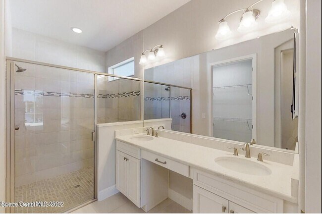 Building Photo - 2746 Spur Dr