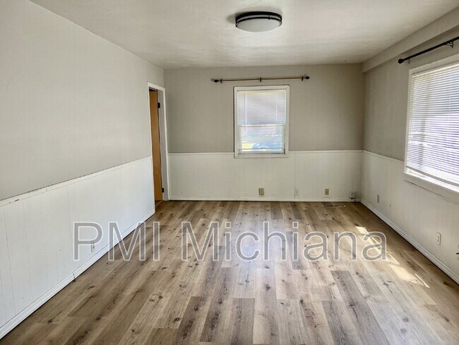 Building Photo - 1829 S Jackson St