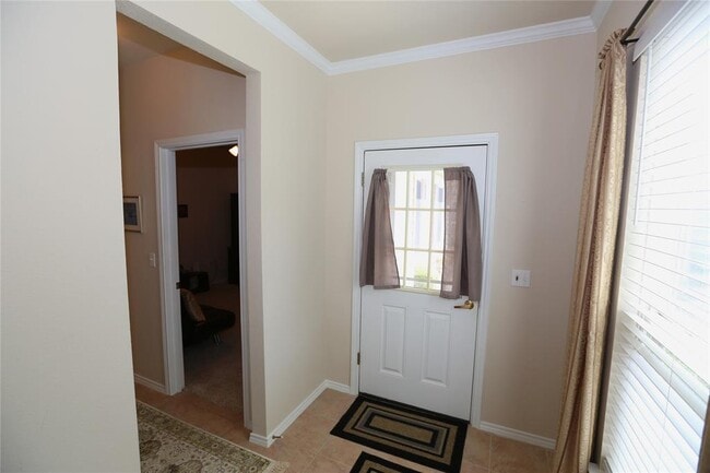 Building Photo - 233 Bonham Loop