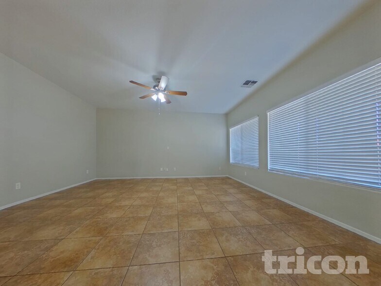 Building Photo - 15034 N 146th Ln