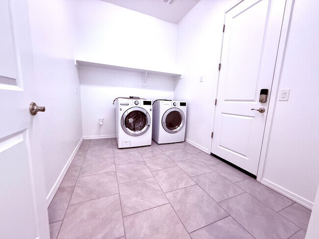 Building Photo - 22780 E Orion Way