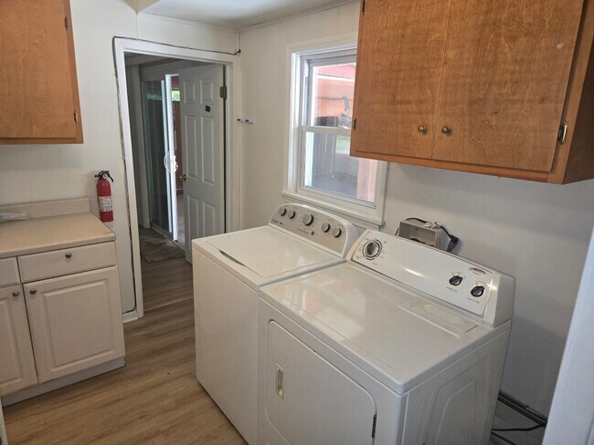 Building Photo - 1460 Gravel Ridge Dr