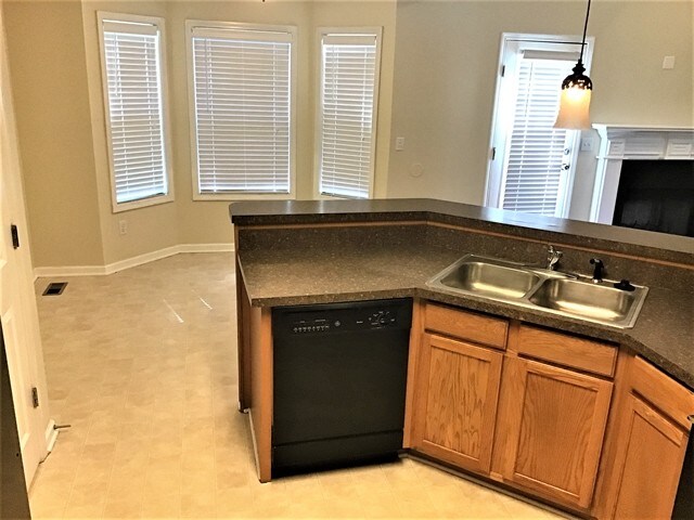 Building Photo - 3312 Vinewood Ct