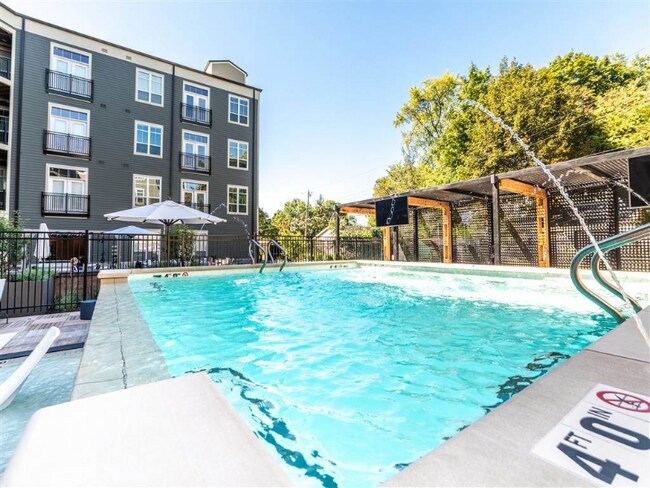 Building Photo - 1028 N Eddy St