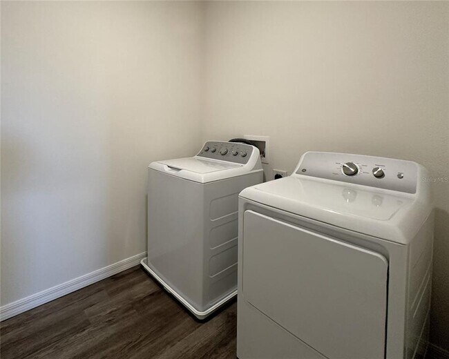 Building Photo - 2505 Ribbon Fall Ave