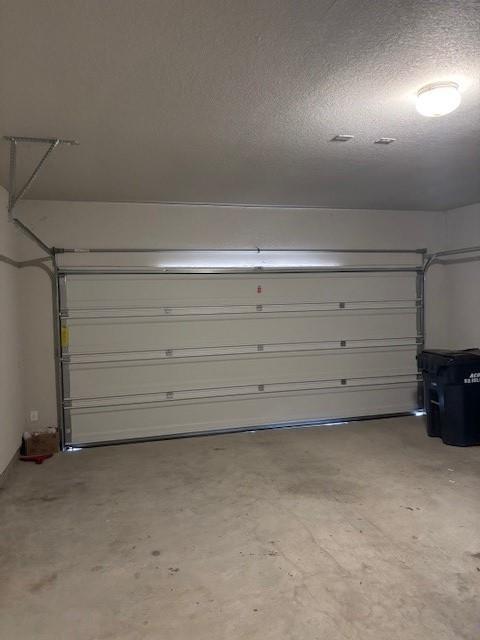 Building Photo - 404 Black Opal Dr