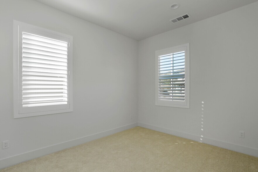 Building Photo - 3133 Smith Pl