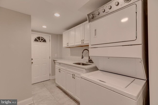 Building Photo - 3714 17th St NE