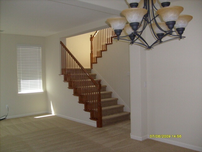 Building Photo - Beautiful 4 Bedroom Home on Prosperity, Modesto