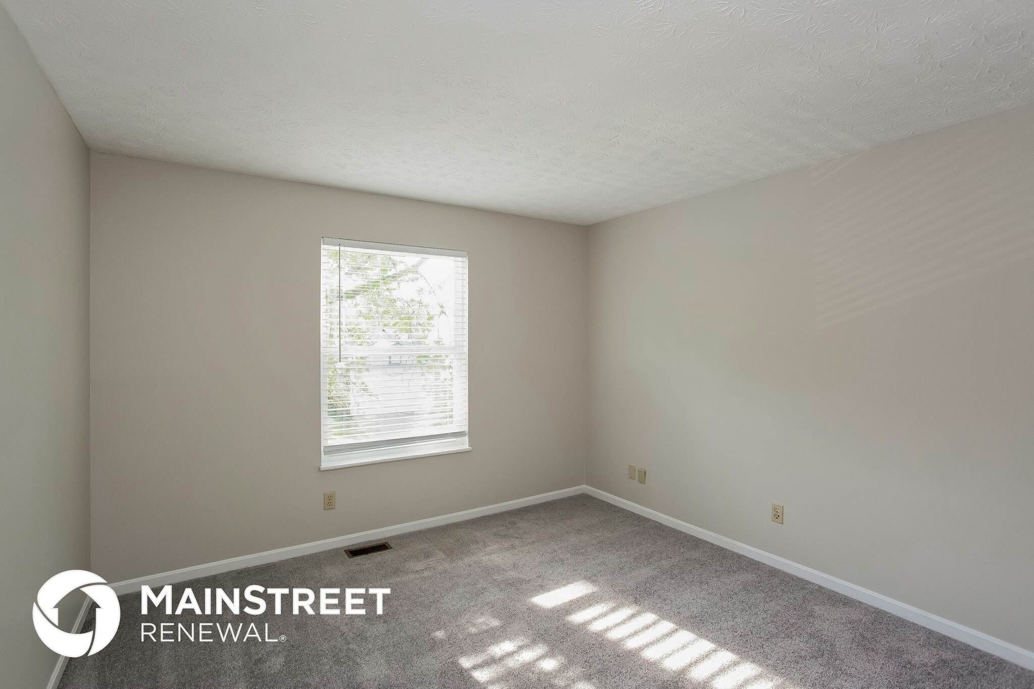 Building Photo - 4110 Luxembourg Cir W