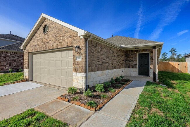 Primary Photo - 5808 Begonia Ct