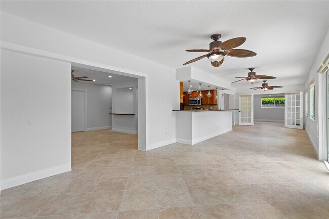 Building Photo - 5206 Cleveland St