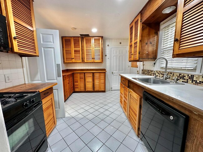 Building Photo - 2701 13th St S