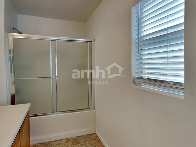 Building Photo - 3408 E Palatine Hills Ave