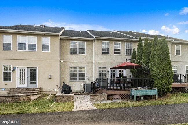 Building Photo - 2143 Eastport Way