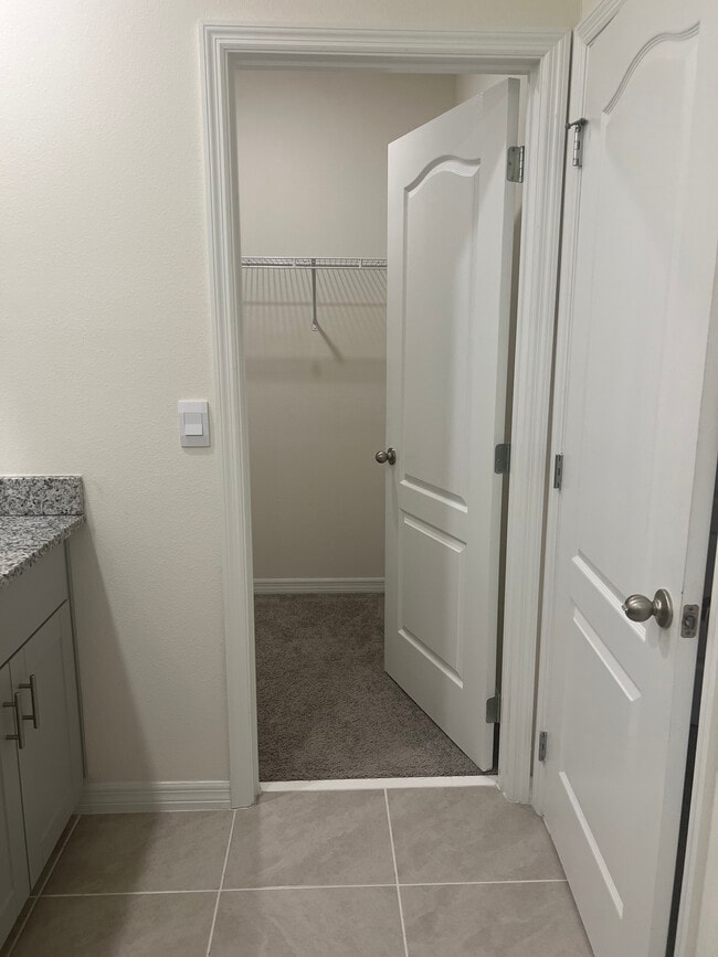 Building Photo - 1375 Isleta Lp