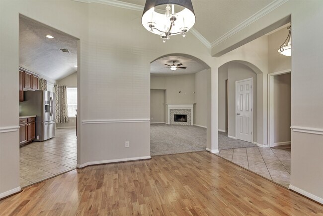 Building Photo - 126 S Regan Mead Cir