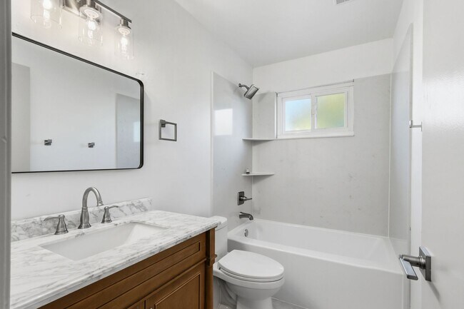 Building Photo - 1611 Clemson Dr