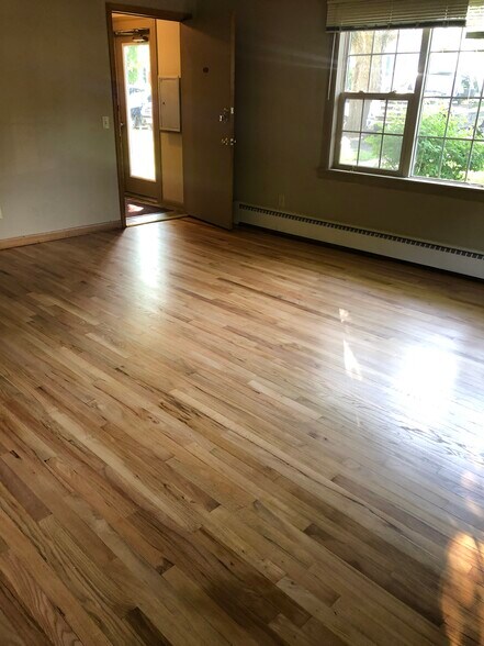 Building Photo - 3209 Ridgeway Ave