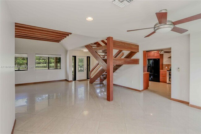 Building Photo - 8035 SW 102nd Ave