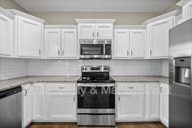 Building Photo - 415 Glenstone Springs Dr