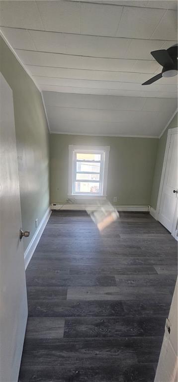 Building Photo - 844 Lonsdale Ave