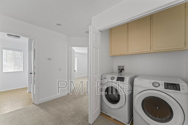 Building Photo - 24619 Montevista Cir