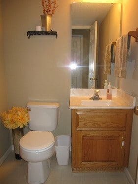 Building Photo - {12532} Immaculate Split-Level Home + Fenc...