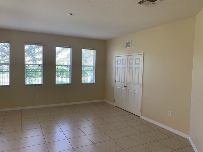Building Photo - WATERS EDGE/LK NONA-8641 Bradleys Landing ...