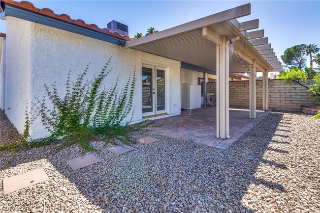 Building Photo - 2504 Sidonia Ave