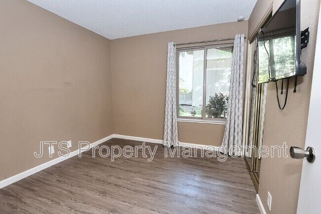 Building Photo - 6913 Navarro Ct