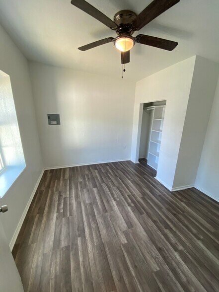 Building Photo - 5415 Buena Vista St