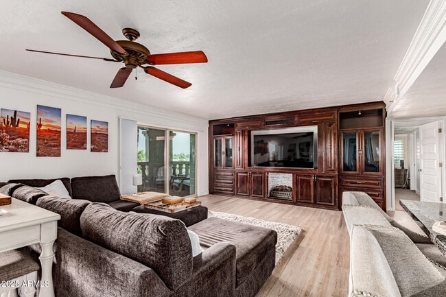 Building Photo - 7970 E Camelback Rd