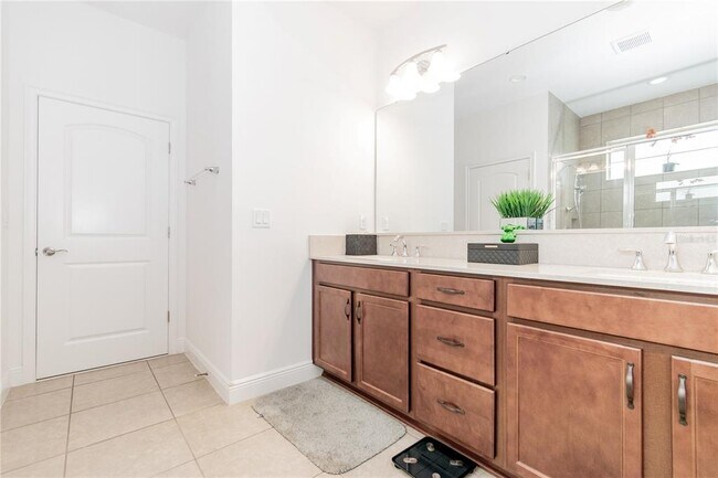 Building Photo - 3080 Crispin Cir