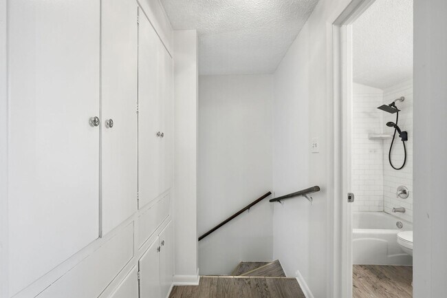 Building Photo - 2711 St Edwards Cir