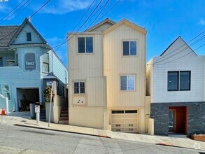Building Photo - 521 Gates St